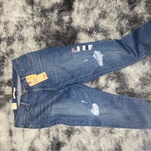 310 Levi’s shaping skinny jeans